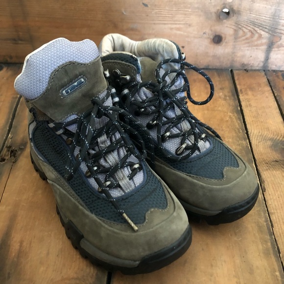 teva gore tex